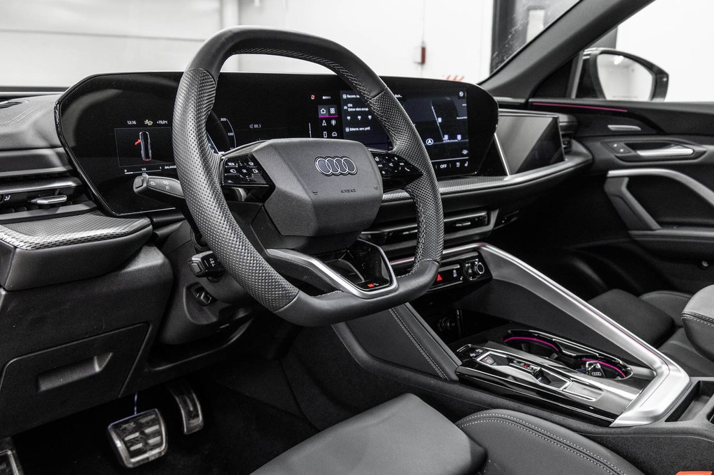 2025 Audi Q5 TECHNIK ALL NEW Q5 BLACK OPTIC in Laval, Quebec - 16 - w1024h768px