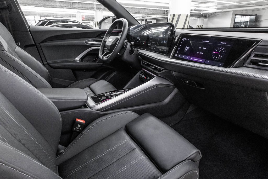 2025 Audi Q5 TECHNIK ALL NEW Q5 BLACK OPTIC in Laval, Quebec - 38 - w1024h768px