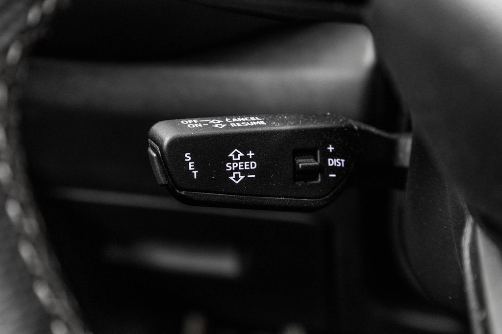2025 Audi Q5 TECHNIK ALL NEW Q5 BLACK OPTIC in Laval, Quebec - 21 - w1024h768px