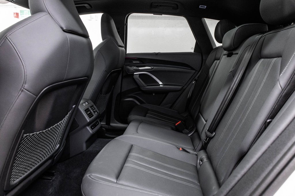 2025 Audi Q5 TECHNIK ALL NEW Q5 BLACK OPTIC in Laval, Quebec - 31 - w1024h768px