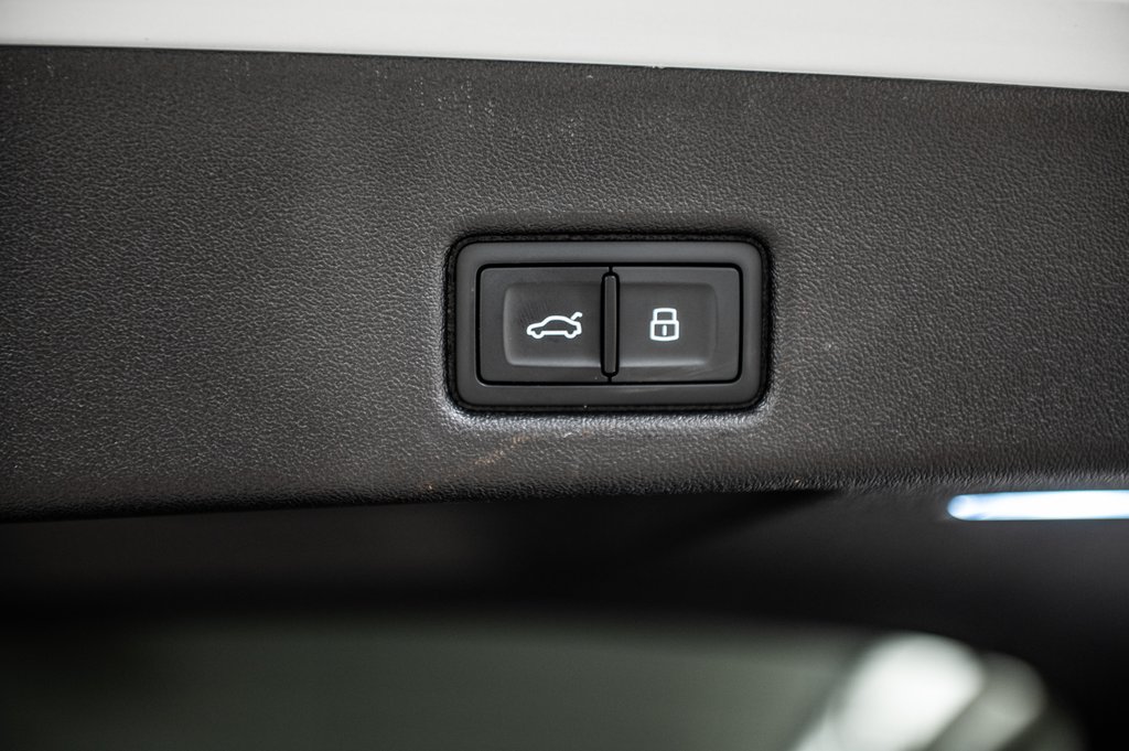 Audi Q5 PROGRESSIV S-LINE BLACK PKG 20 PCS 2025 à Laval, Québec - 13 - w1024h768px