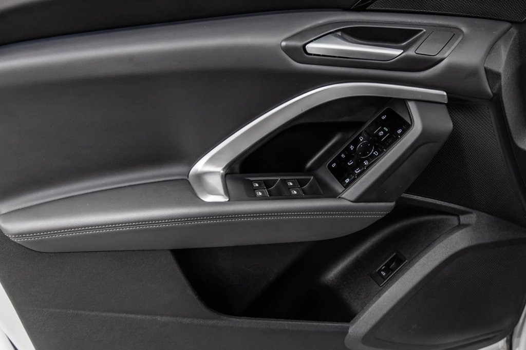2025 Audi Q5 ALL NEW Q5 S-LINE BLACK OPTIC 20 PCS in Laval, Quebec - 13 - w1024h768px