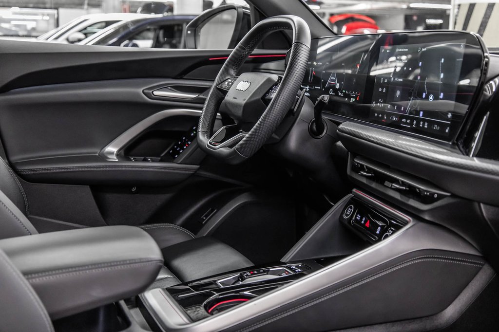 2025 Audi Q5 ALL NEW Q5 S-LINE BLACK OPTIC 20 PCS in Laval, Quebec - 38 - w1024h768px