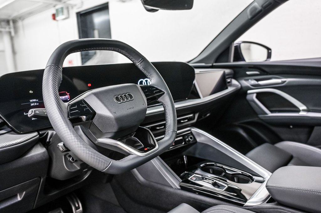 Audi Q5 Technik S-LINE BLACK PACK 20 PCS PANO EX DEMO 2025 à Laval, Québec - 12 - w1024h768px