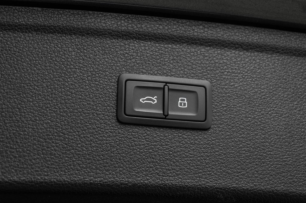 Audi Q5 PROGRESSIV QUATTRO 2025 à Laval, Québec - 12 - w1024h768px