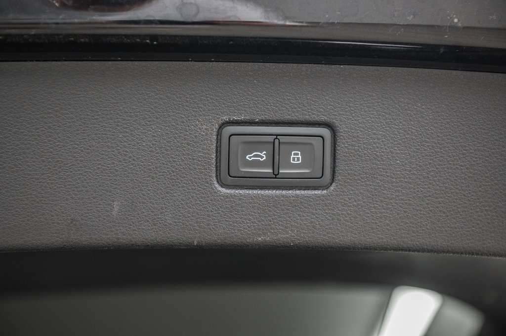 Audi Q7 TECHNIK BLACK OPTIC LUXURY PKG S-LINE 2019 à Laval, Québec - 14 - w1024h768px