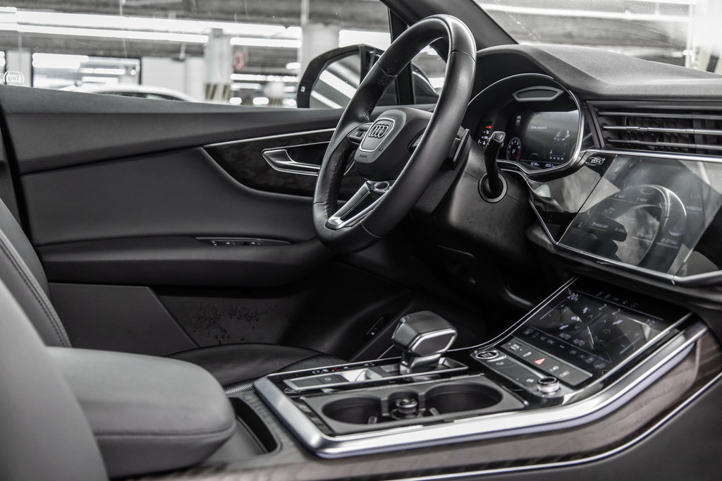 Audi Q7 PROGRESSIV S-LINE BLACK OPTIC HITCH 2021 à Laval, Québec - 42 - w1024h768px