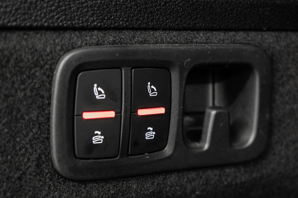 Audi Q7 PROGRESSIV S-LINE BLACK OPTIC HITCH 2021 à Laval, Québec - 13 - w1024h768px