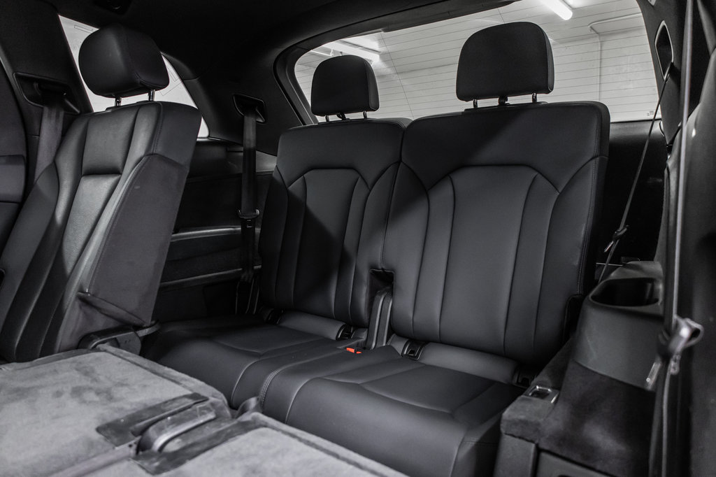 Audi Q7 PROGRESSIV S-LINE BLACK OPTIC HITCH 2021 à Laval, Québec - 38 - w1024h768px