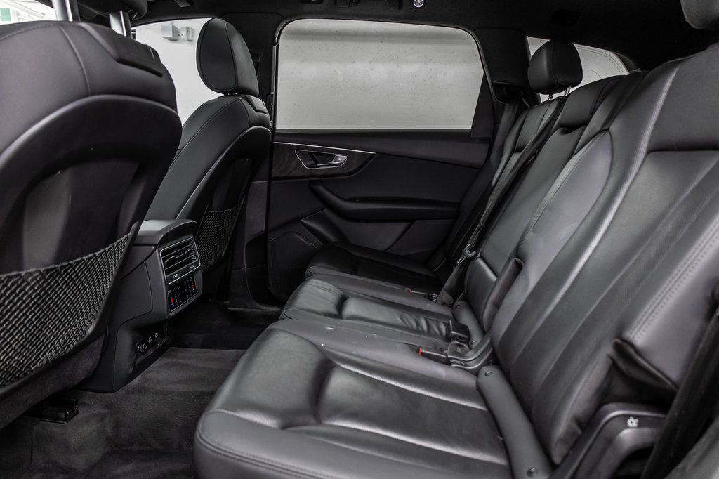 Audi Q7 PROGRESSIV S-LINE BLACK OPTIC HITCH 2021 à Laval, Québec - 36 - w1024h768px