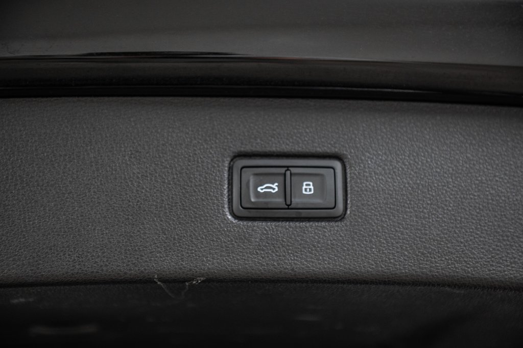 2022 Audi Q7 PROGRESSIV S-LINE BLACK OPTIC in Laval, Quebec - 15 - w1024h768px