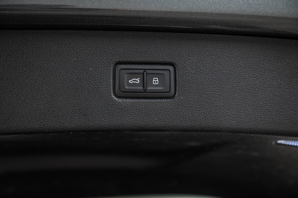 2022 Audi Q7 TECHNIK S-LINE BLACK OPTIC 21 PCS in Laval, Quebec - 15 - w1024h768px