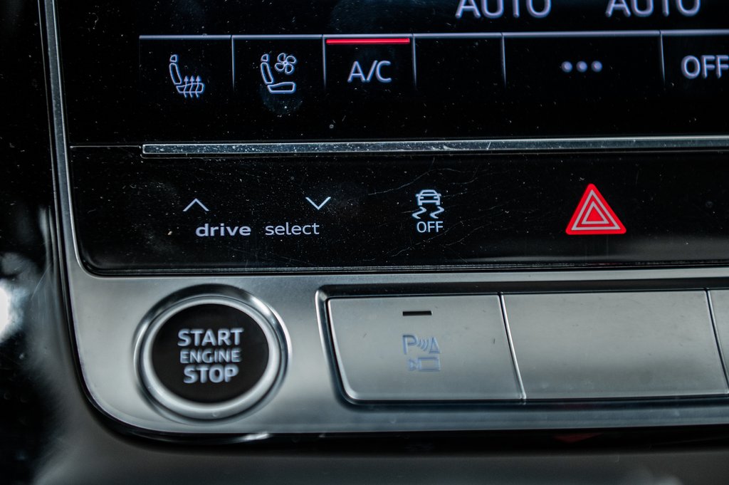 2022 Audi Q7 TECHNIK S-LINE BLACK OPTIC 21 PCS in Laval, Quebec - 28 - w1024h768px