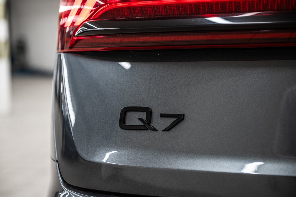 2022 Audi Q7 TECHNIK S-LINE BLACK OPTIC 21 PCS in Laval, Quebec - 10 - w1024h768px