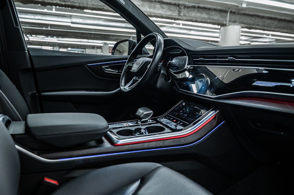 2022 Audi Q7 TECHNIK S-LINE BLACK OPTIC 21 PCS in Laval, Quebec - 36 - w1024h768px