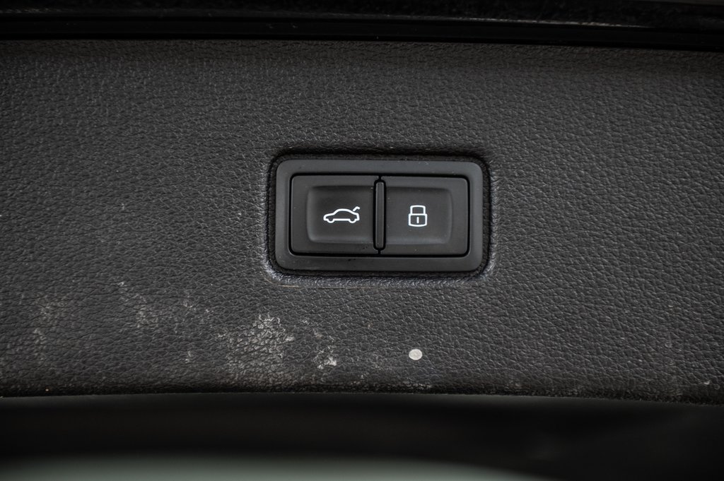 2023 Audi Q7 PROGRESSIV S-LINE BLACK OPTIC in Laval, Quebec - 15 - w1024h768px