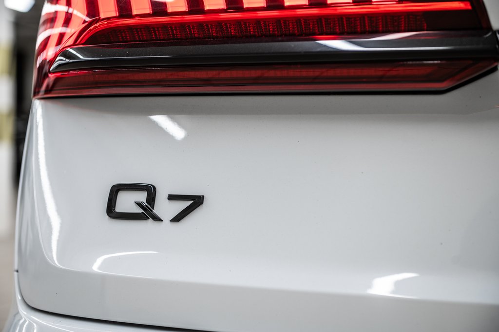 2023 Audi Q7 TECHNIK S-LINE BLACK OPTIC 22 PCS in Laval, Quebec - 10 - w1024h768px