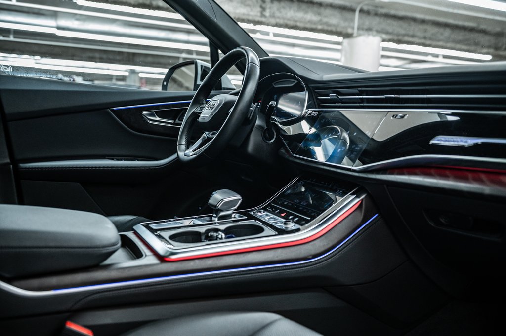 2023 Audi Q7 TECHNIK S-LINE BLACK OPTIC 22 PCS in Laval, Quebec - 36 - w1024h768px