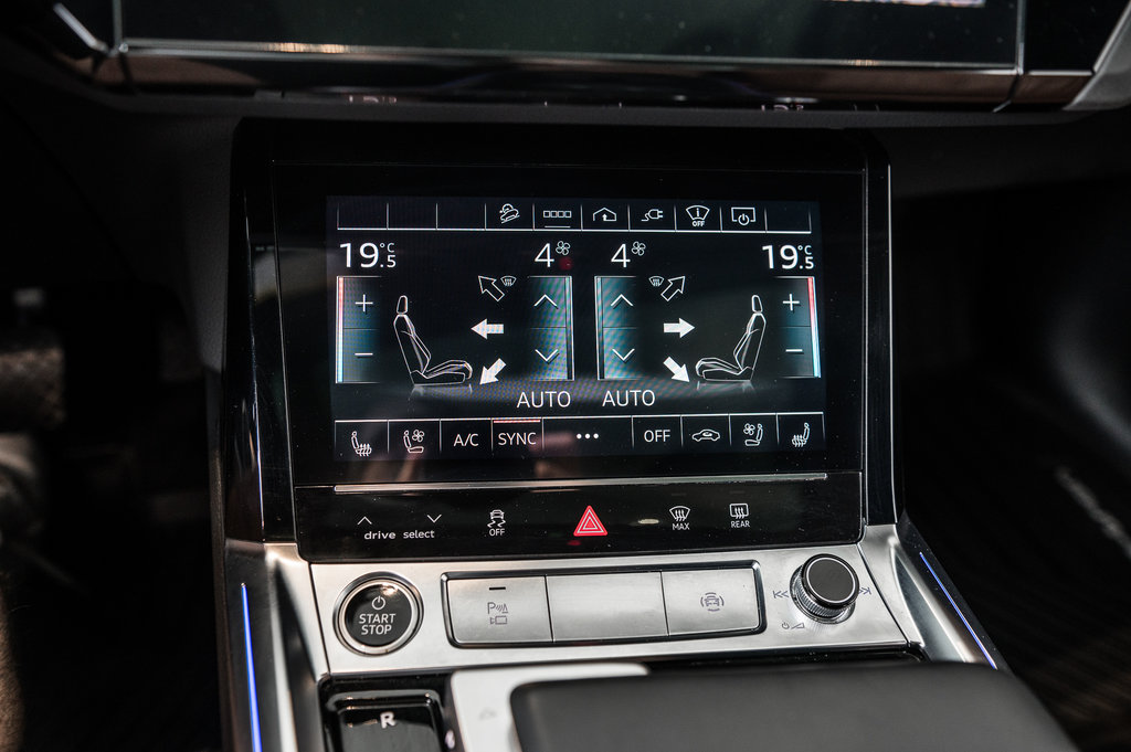 2024 Audi Q8 e-tron Sportback BLACK COMPETITION, PREMIUM, TECH PACK in Laval, Quebec - 21 - w1024h768px