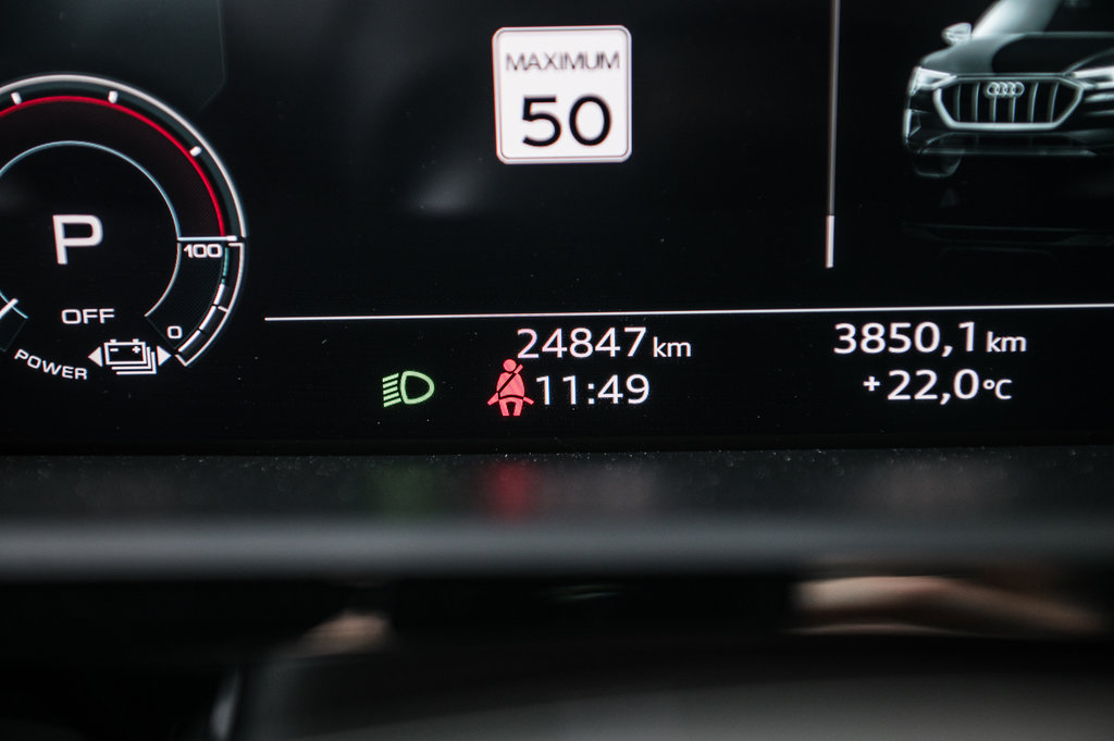 2024 Audi Q8 e-tron Sportback BLACK COMPETITION, PREMIUM, TECH PACK in Laval, Quebec - 17 - w1024h768px