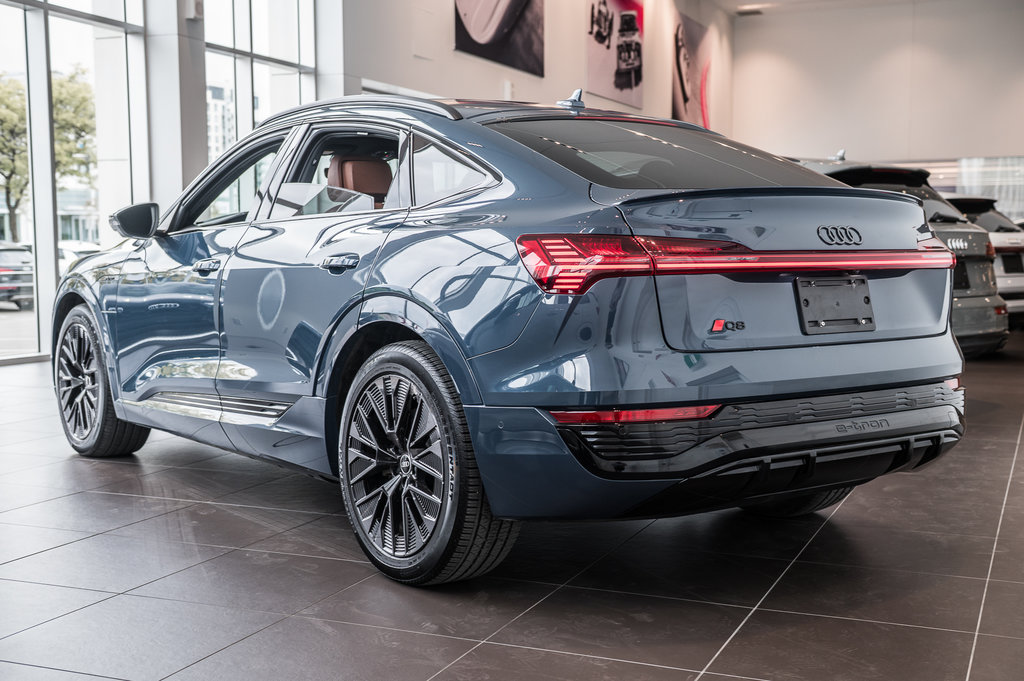 2024 Audi Q8 e-tron Sportback BLACK COMPETITION, PREMIUM, TECH PACK in Laval, Quebec - 4 - w1024h768px