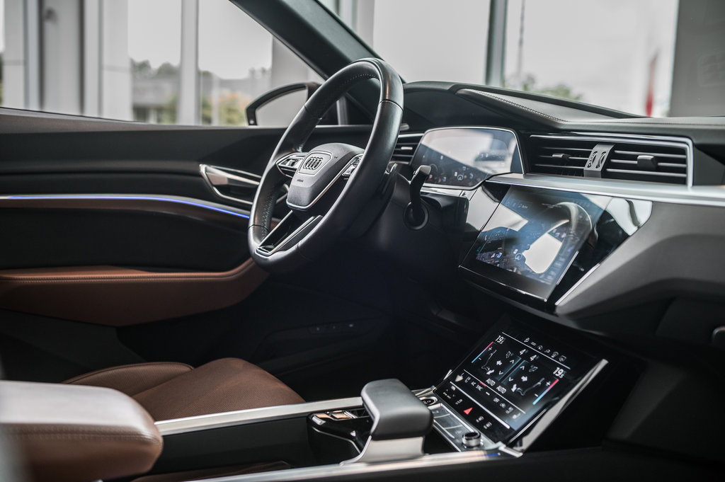 2024 Audi Q8 e-tron Sportback BLACK COMPETITION, PREMIUM, TECH PACK in Laval, Quebec - 30 - w1024h768px