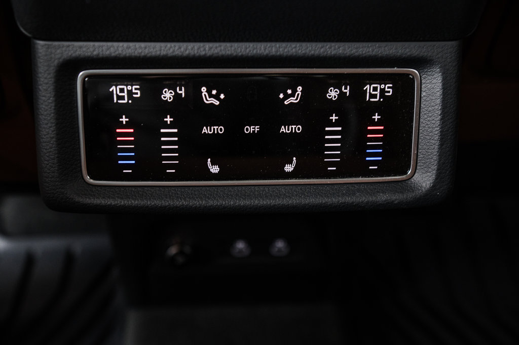 2024 Audi Q8 e-tron Sportback BLACK COMPETITION, PREMIUM, TECH PACK in Laval, Quebec - 26 - w1024h768px