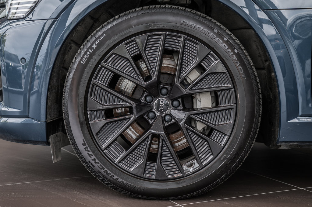 2024 Audi Q8 e-tron Sportback BLACK COMPETITION, PREMIUM, TECH PACK in Laval, Quebec - 7 - w1024h768px
