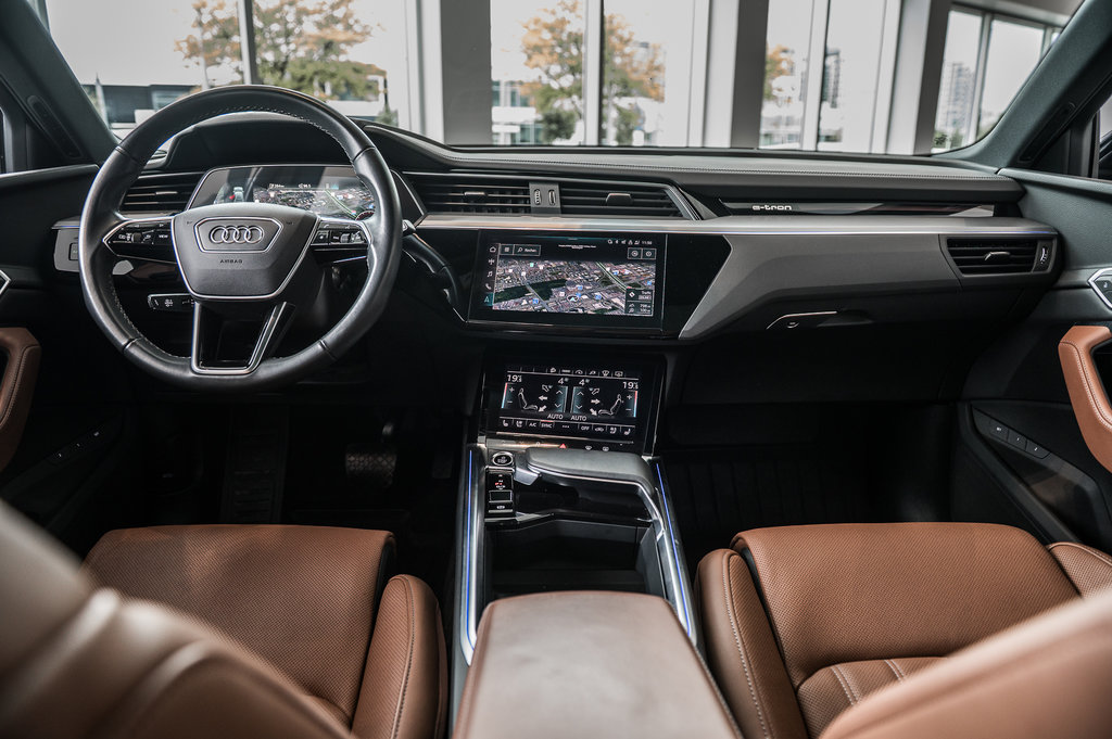 2024 Audi Q8 e-tron Sportback BLACK COMPETITION, PREMIUM, TECH PACK in Laval, Quebec - 27 - w1024h768px