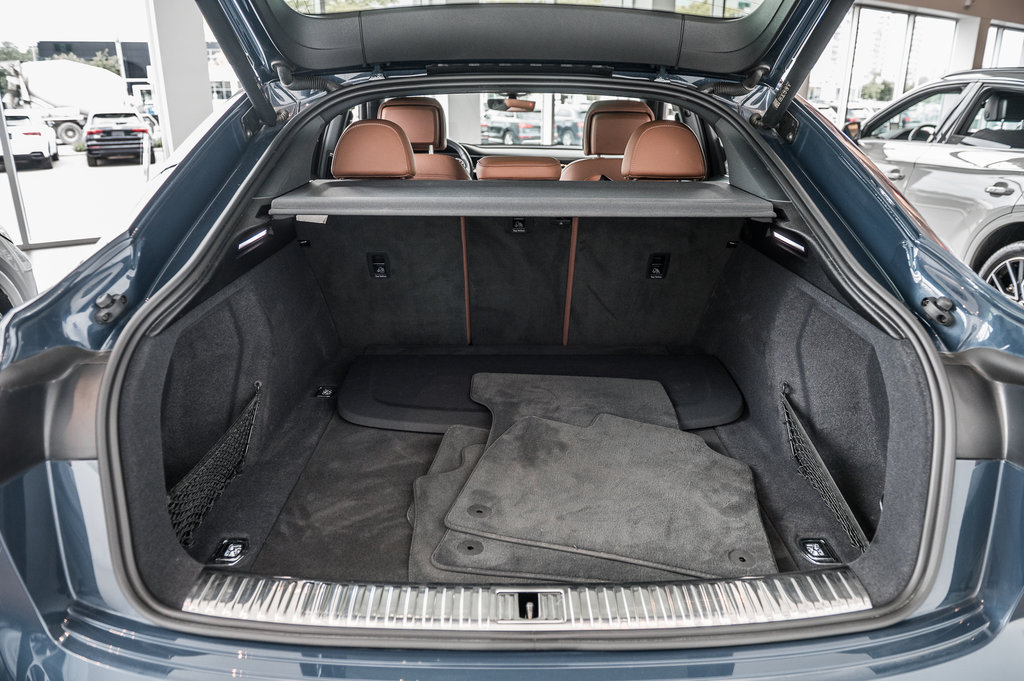 2024 Audi Q8 e-tron Sportback BLACK COMPETITION, PREMIUM, TECH PACK in Laval, Quebec - 9 - w1024h768px