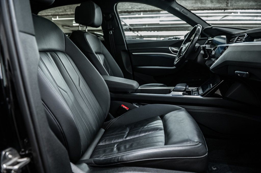 2024 Audi Q8 e-tron Sportback BLACK PKG TECH PKG 21 PCS in Laval, Quebec - 33 - w1024h768px