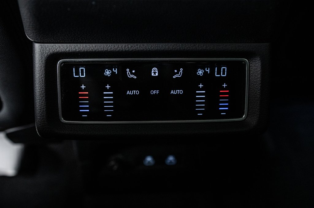 2024 Audi Q8 e-tron Sportback BLACK PKG TECH PKG 21 PCS in Laval, Quebec - 28 - w1024h768px