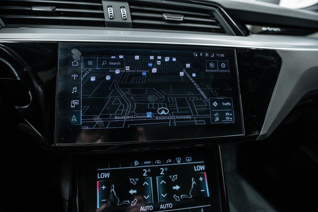 2024 Audi Q8 e-tron Sportback BLACK PKG TECH PKG 21 PCS in Laval, Quebec - 22 - w1024h768px