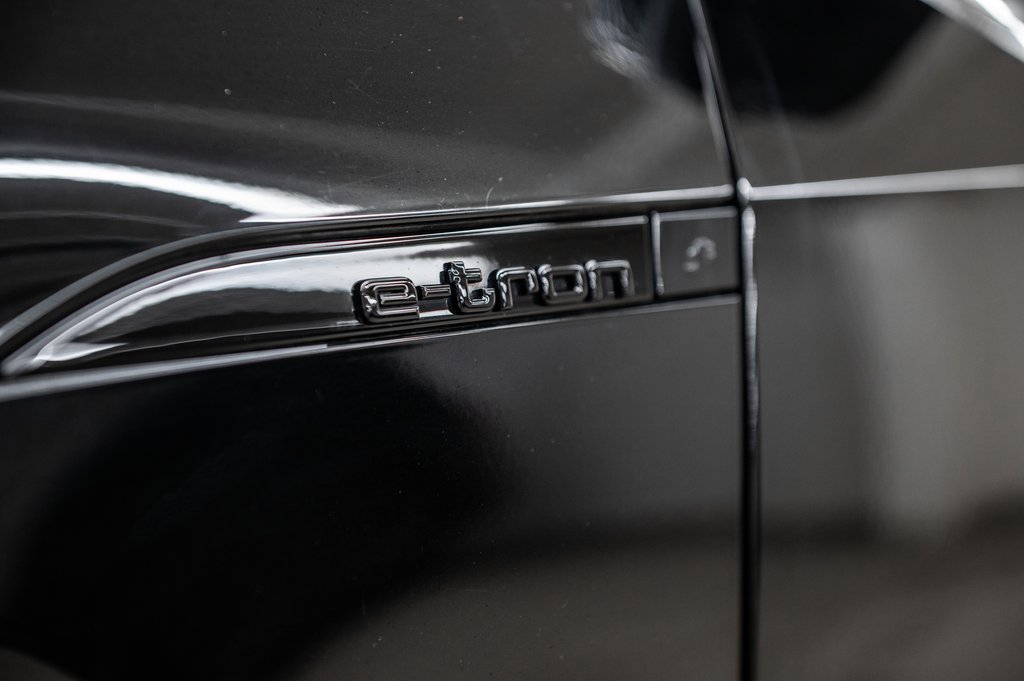 2024 Audi Q8 e-tron Sportback BLACK PKG TECH PKG 21 PCS in Laval, Quebec - 7 - w1024h768px