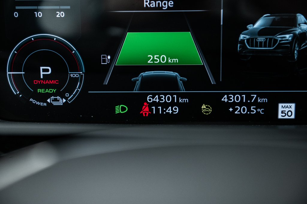 2024 Audi Q8 e-tron Sportback BLACK PKG TECH PKG 21 PCS in Laval, Quebec - 19 - w1024h768px