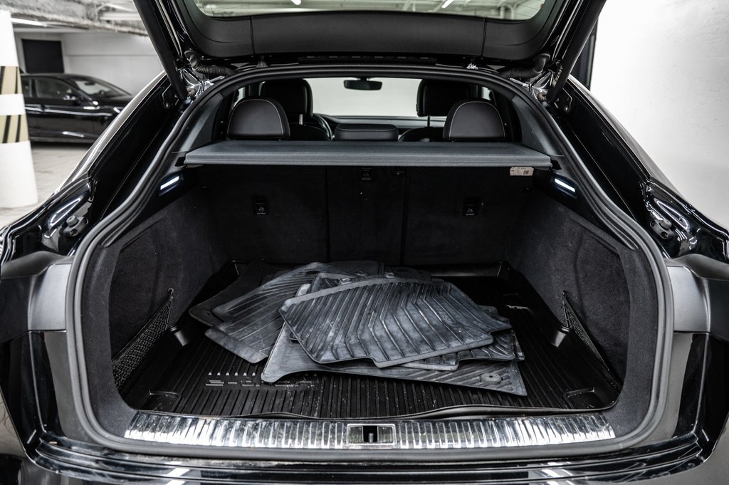 2024 Audi Q8 e-tron Sportback BLACK PKG TECH PKG 21 PCS in Laval, Quebec - 11 - w1024h768px