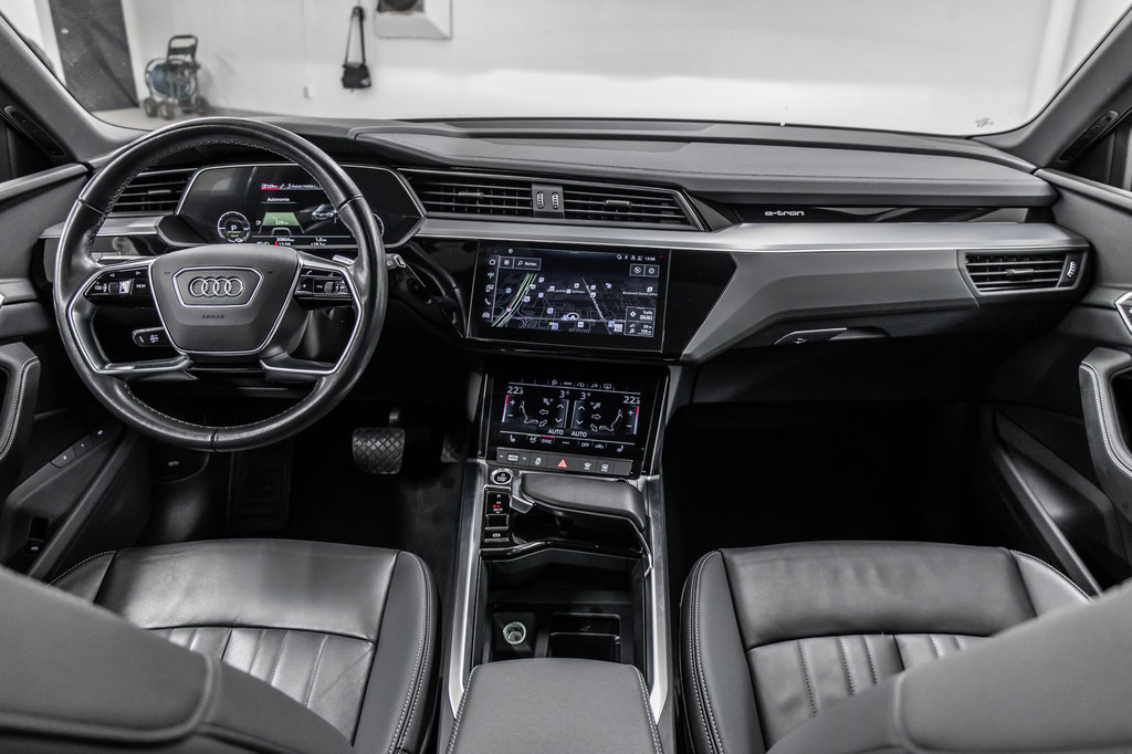 Audi Q8 e-tron  2024 à Laval, Québec - 33 - w1024h768px