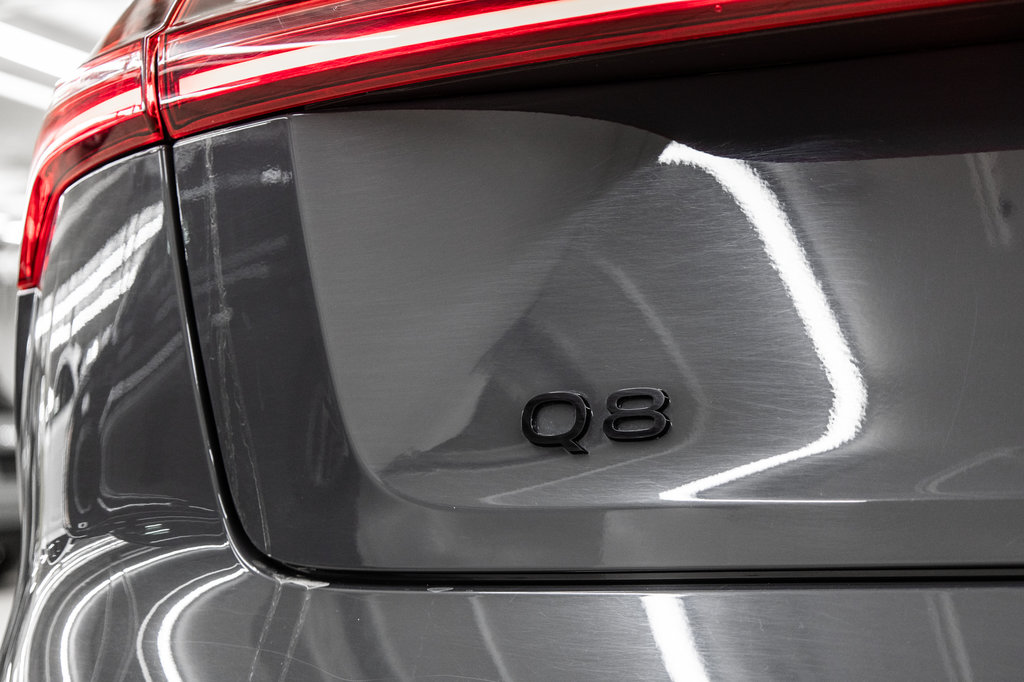 2024 Audi Q8 e-tron B&O PREMIUM SOUND SYSTEM in Laval, Quebec - 9 - w1024h768px