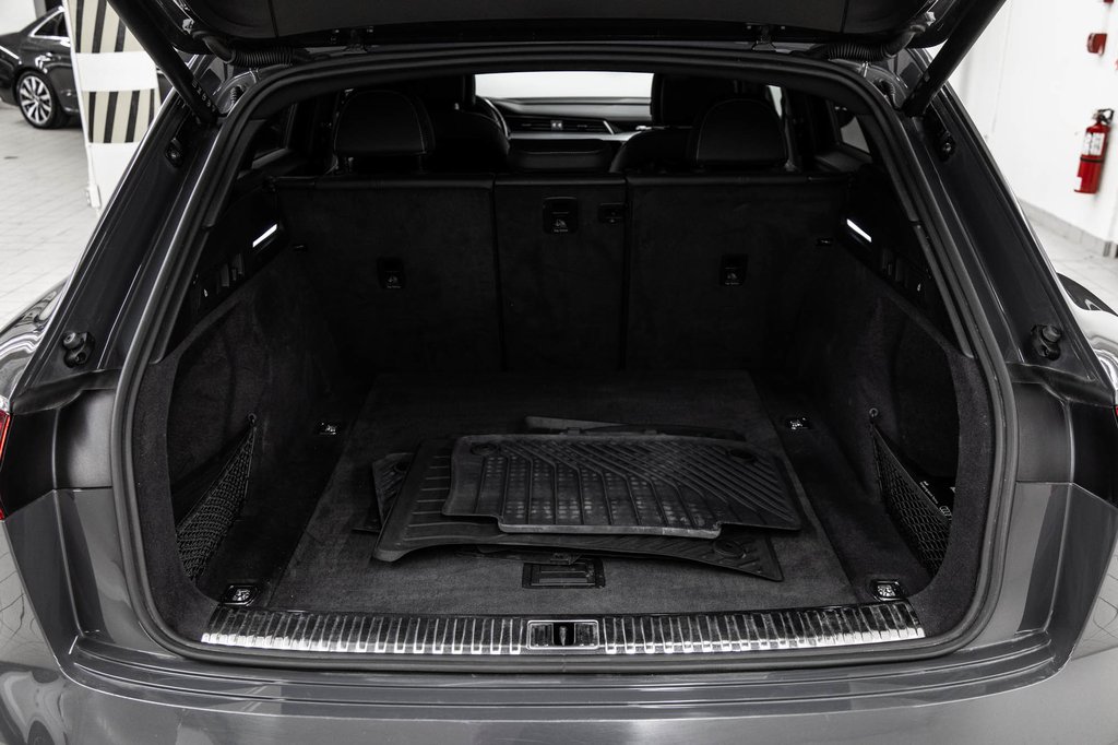 Audi Q8 e-tron BLACK COMPETITION, 22PCS, PHONE BOX, 2024 à Laval, Québec - 11 - w1024h768px