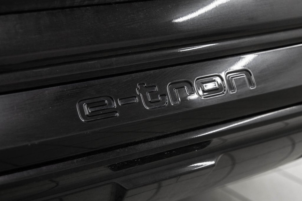 Audi Q8 e-tron BLACK COMPETITION, 22PCS, PHONE BOX, 2024 à Laval, Québec - 9 - w1024h768px