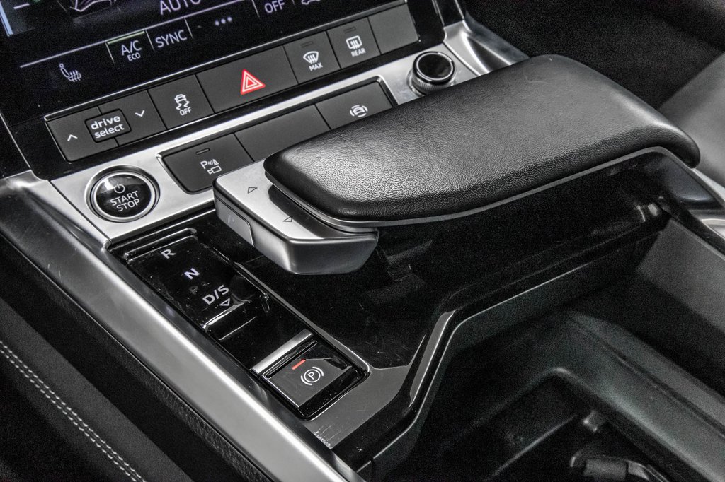 Audi Q8 e-tron BLACK COMPETITION, 22PCS, PHONE BOX, 2024 à Laval, Québec - 29 - w1024h768px