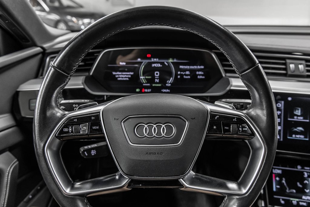 Audi Q8 e-tron BLACK COMPETITION, 22PCS, PHONE BOX, 2024 à Laval, Québec - 17 - w1024h768px