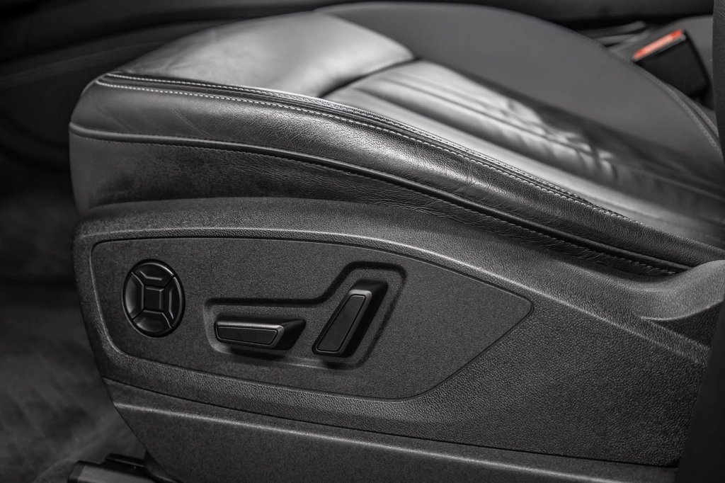 Audi Q8 e-tron BLACK COMPETITION, 22PCS, PHONE BOX, 2024 à Laval, Québec - 14 - w1024h768px