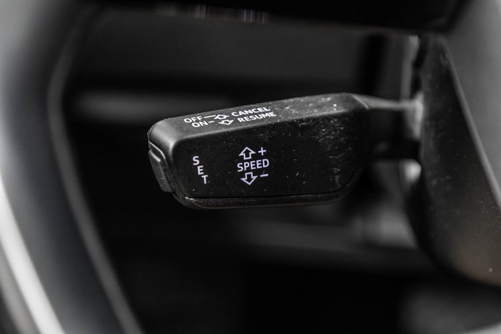 Audi Q8 e-tron BLACK COMPETITION, 22PCS, PHONE BOX, 2024 à Laval, Québec - 22 - w1024h768px