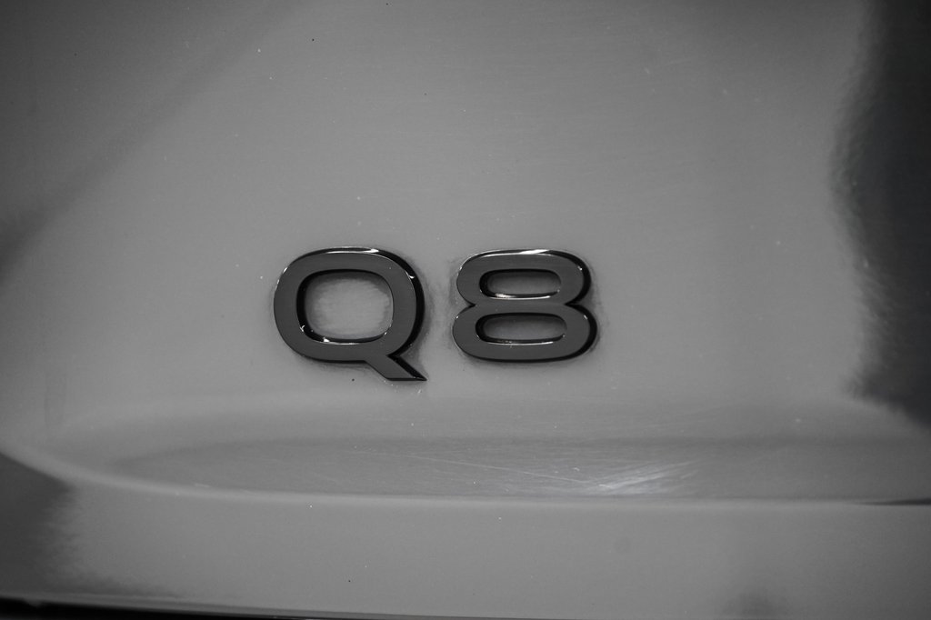 Audi Q8 e-tron BLACK OPTIC PREMIUM PKG TECH PKG 2024 à Laval, Québec - 7 - w1024h768px