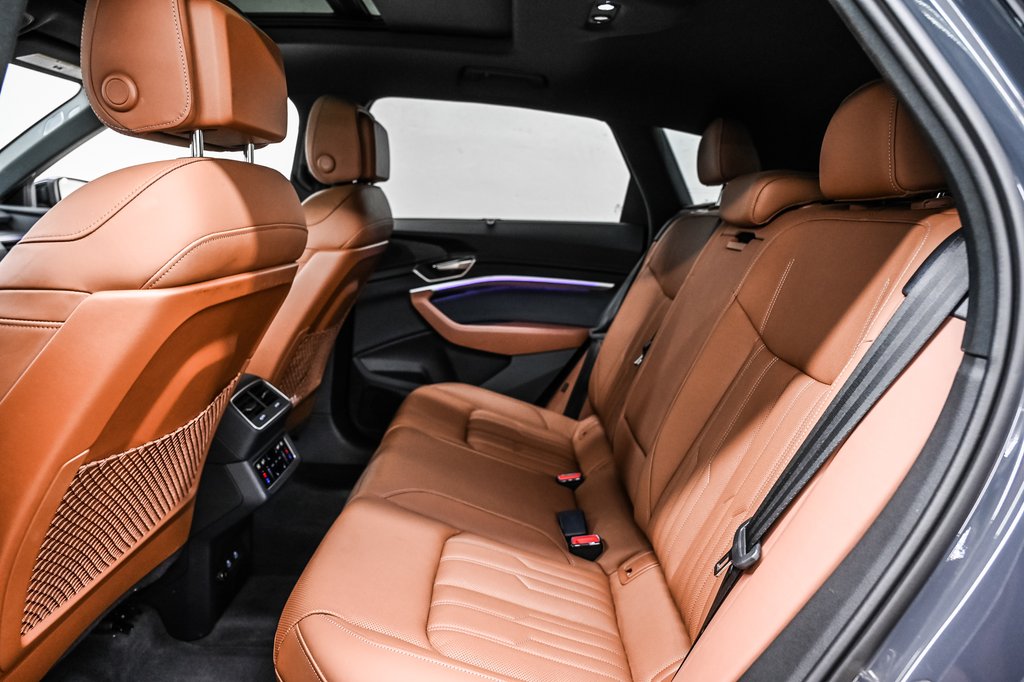 Audi Q8 e-tron BLACK OPTIC PREMIUM PKG TECH PKG 2024 à Laval, Québec - 19 - w1024h768px