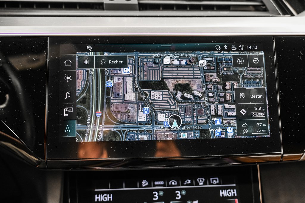 Audi Q8 e-tron BLACK OPTIC PREMIUM PKG TECH PKG 2024 à Laval, Québec - 18 - w1024h768px