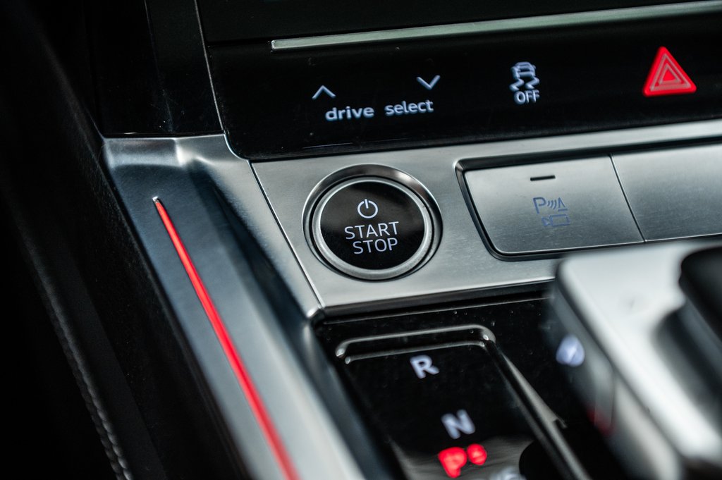 2024 Audi Q8 e-tron PREMUIUM PKG BLACK OPTIC 21 PCS in Laval, Quebec - 25 - w1024h768px