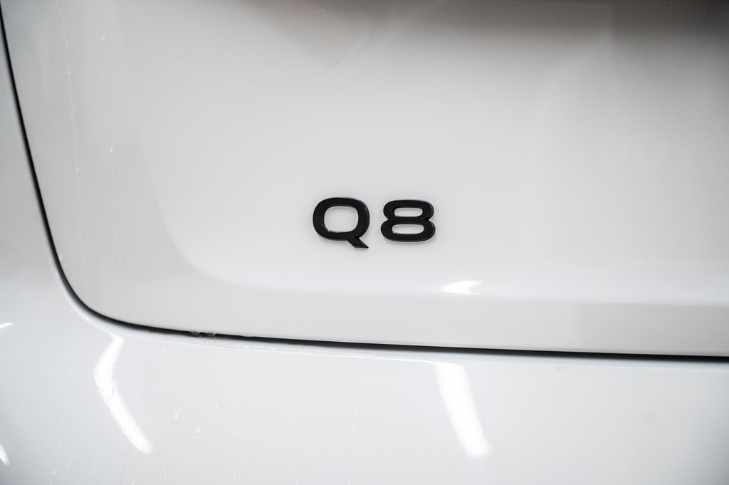 2024 Audi Q8 e-tron PREMUIUM PKG BLACK OPTIC 21 PCS in Laval, Quebec - 10 - w1024h768px