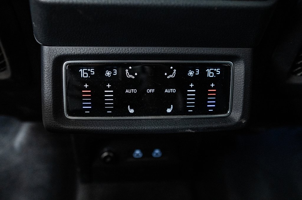 2024 Audi Q8 e-tron PREMUIUM PKG BLACK OPTIC 21 PCS in Laval, Quebec - 28 - w1024h768px